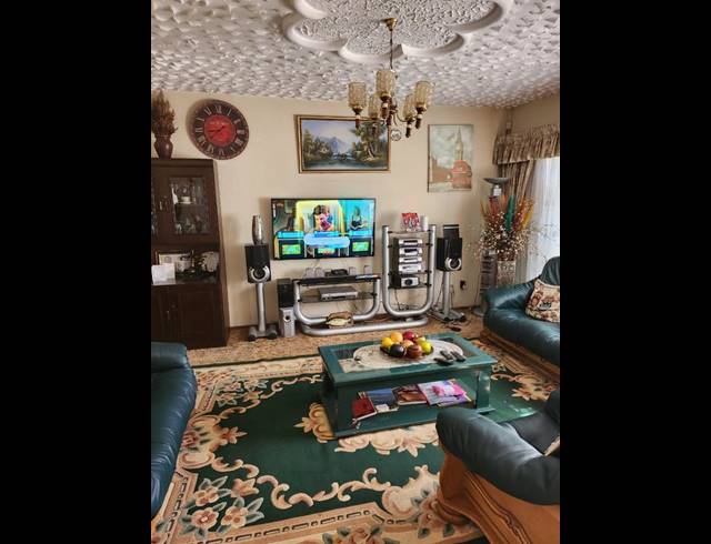 4 BEDROOM HOUSE FOR SALE IN KENSINGTON